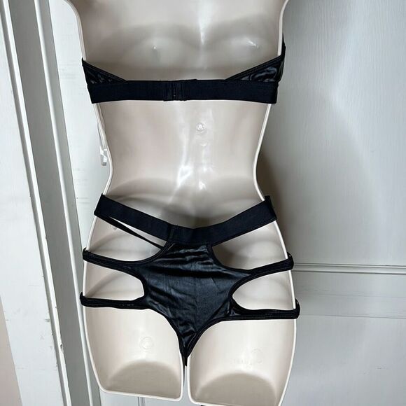 Dreamgirl Strappy Eyelash Lace Trim Faux Leather Bralette & Panties Set - Picture 7 of 7